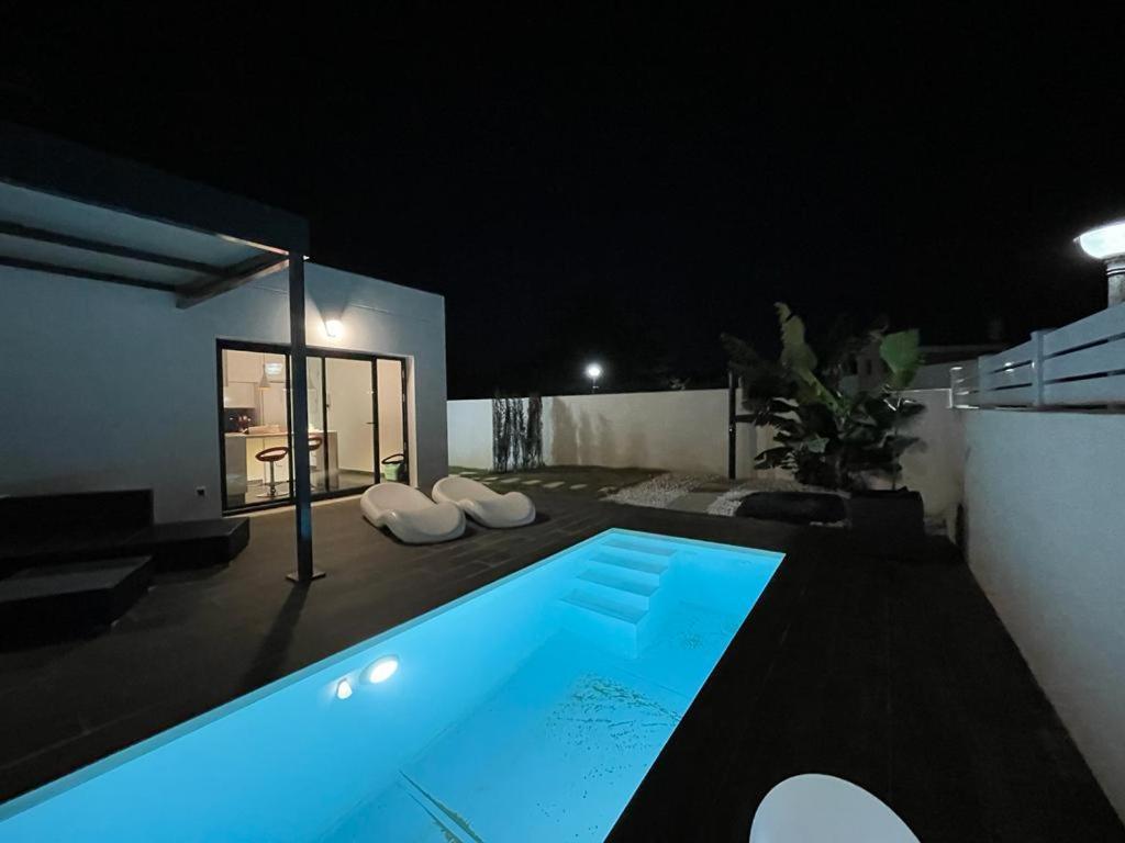 Villa Anyway Conil Un Lujo Frente Al Mar Conil De La Frontera Exteriör bild