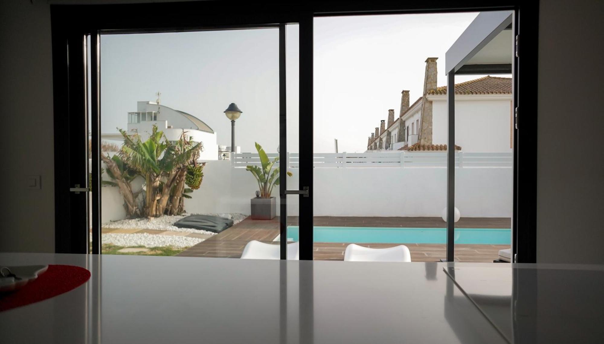 Villa Anyway Conil Un Lujo Frente Al Mar Conil De La Frontera Exteriör bild